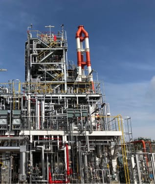 化学プラントのイメージ写真